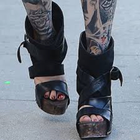 ISO!! irregular choice eat me whole wedges - Picture 1 of 2